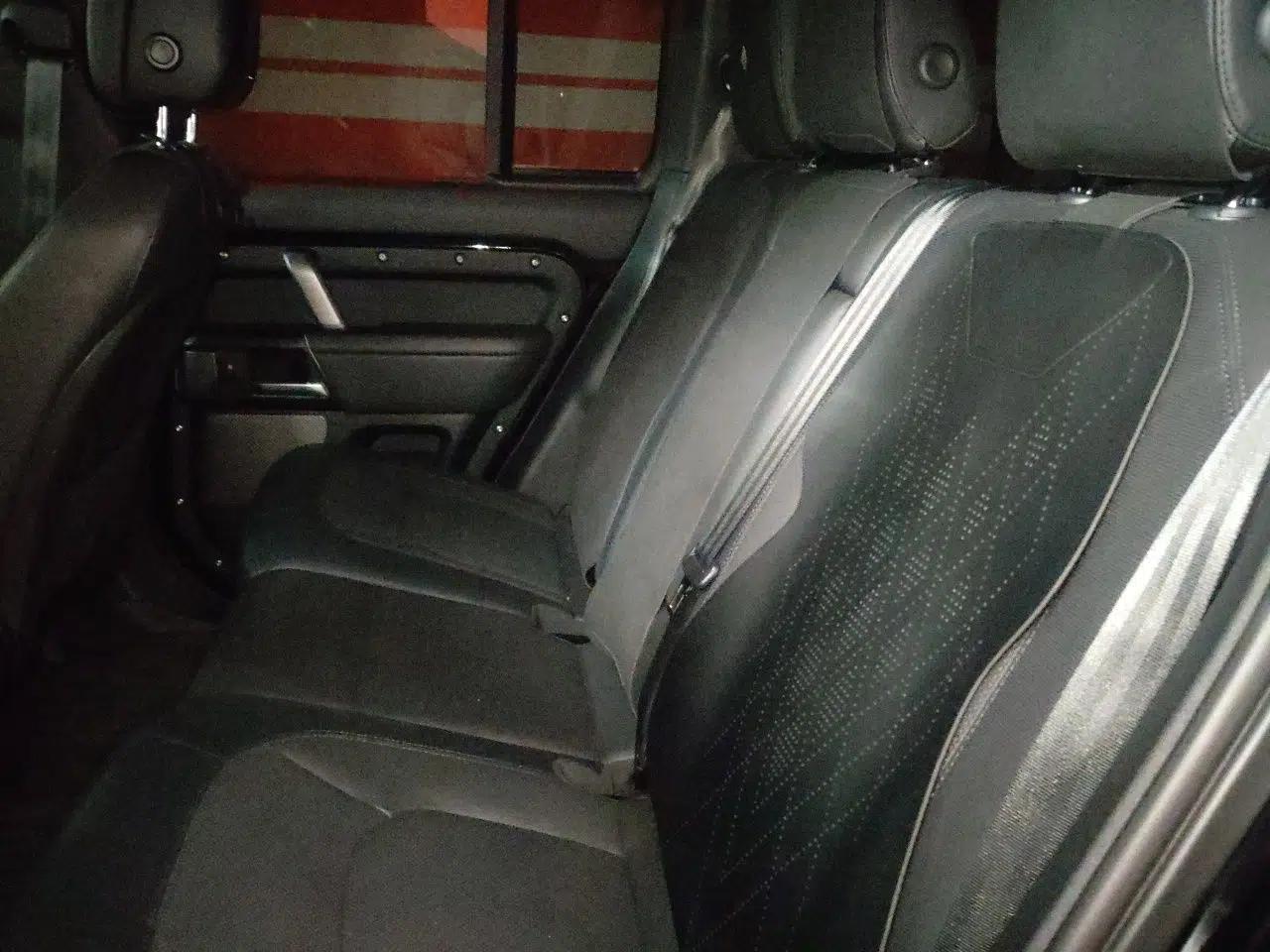 Land Rover Defender 2024 110 3.0T P400 X-DYNAMIC HSE — миниатюра 17