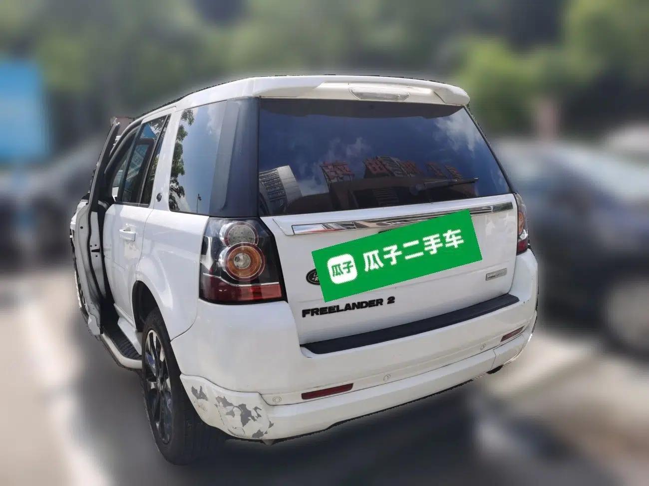 Land Rover Freelander 2 2015 2.0T Si4 HSE Luxury Collector's Edition — миниатюра 4