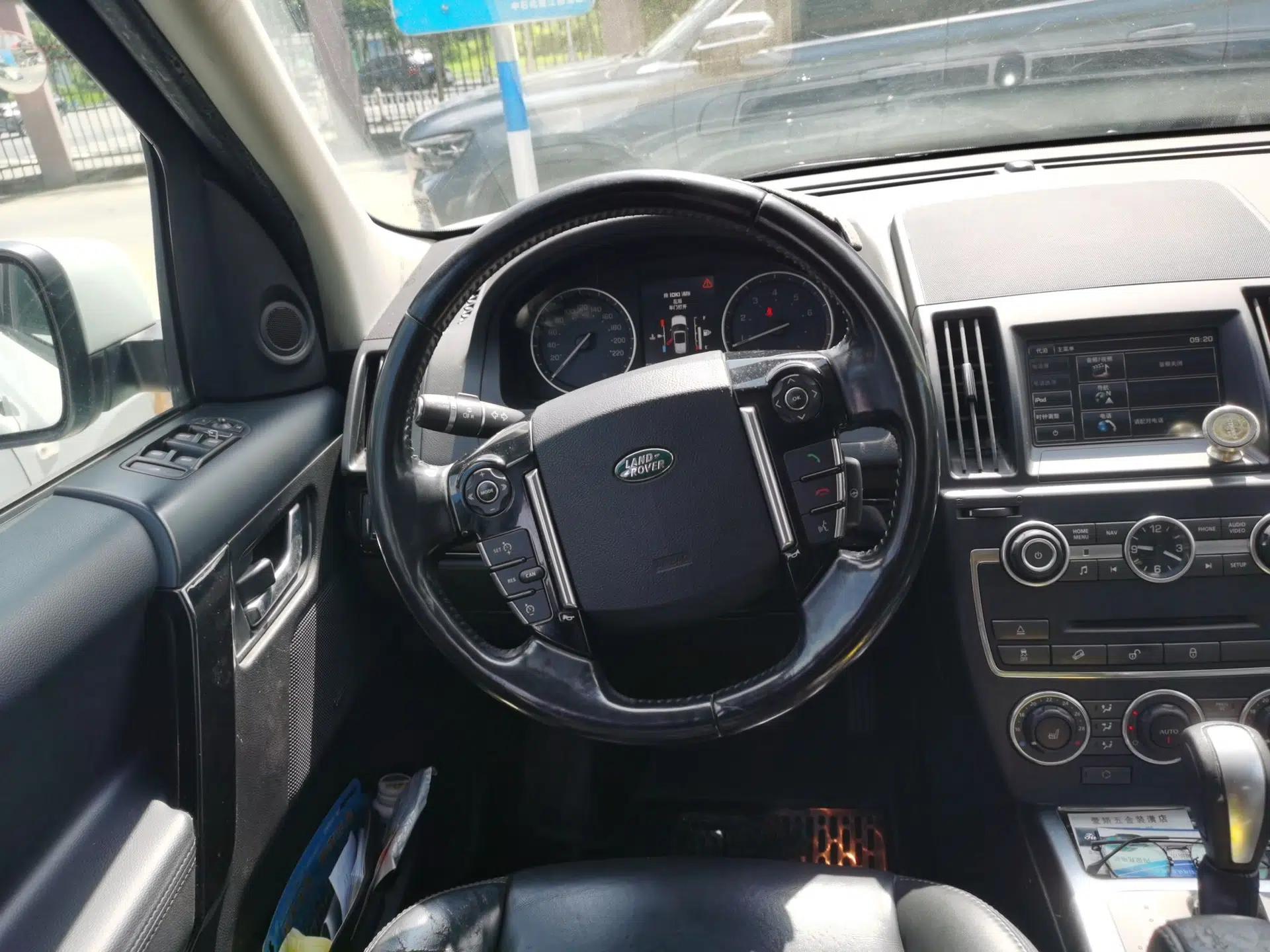 Land Rover Freelander 2 2015 2.0T Si4 HSE Luxury Collector's Edition — миниатюра 10