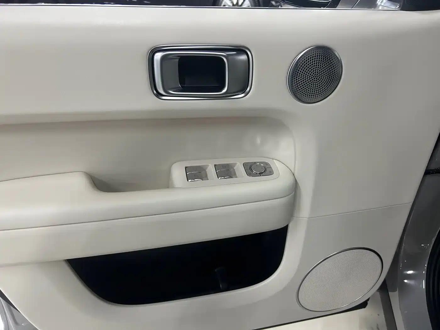 Li Auto L6 2024 Max — миниатюра 16