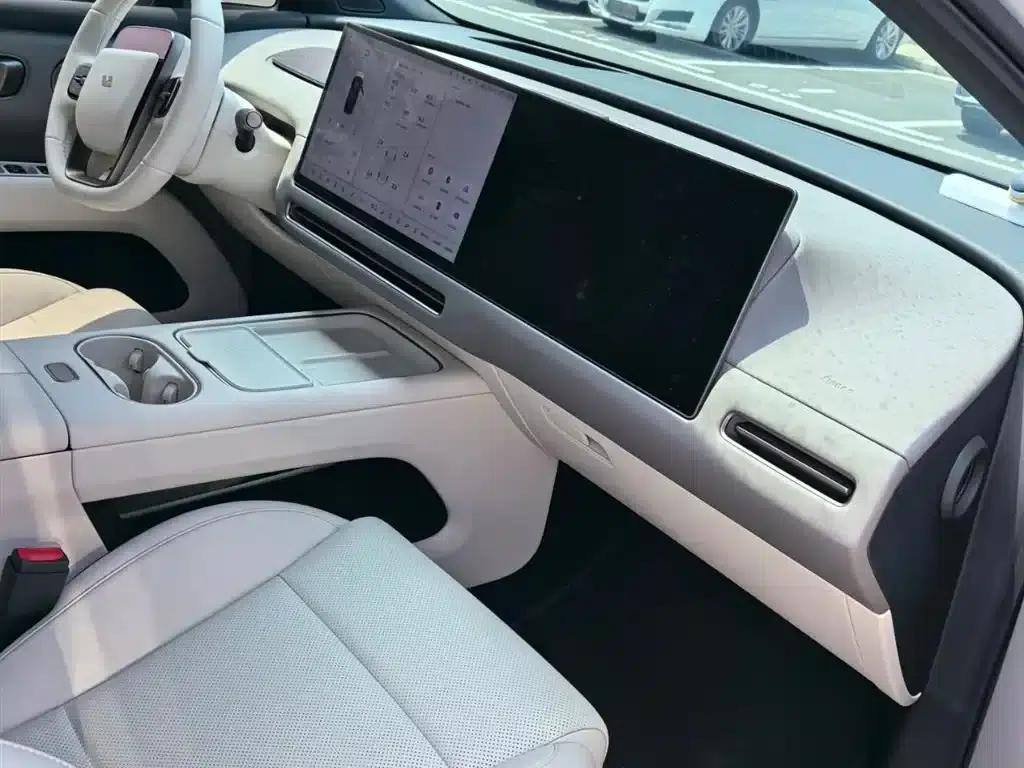 Li Auto i6 2025 Two-Wheel Drive Standard Edition — миниатюра 6