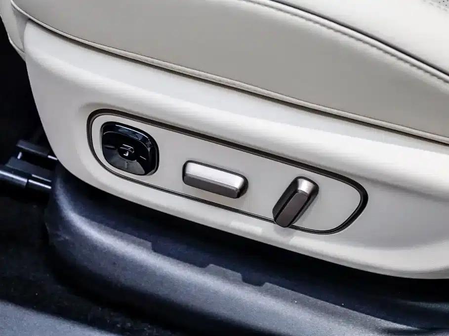 Li Auto i6 2025 AWD Standard Edition — миниатюра 26