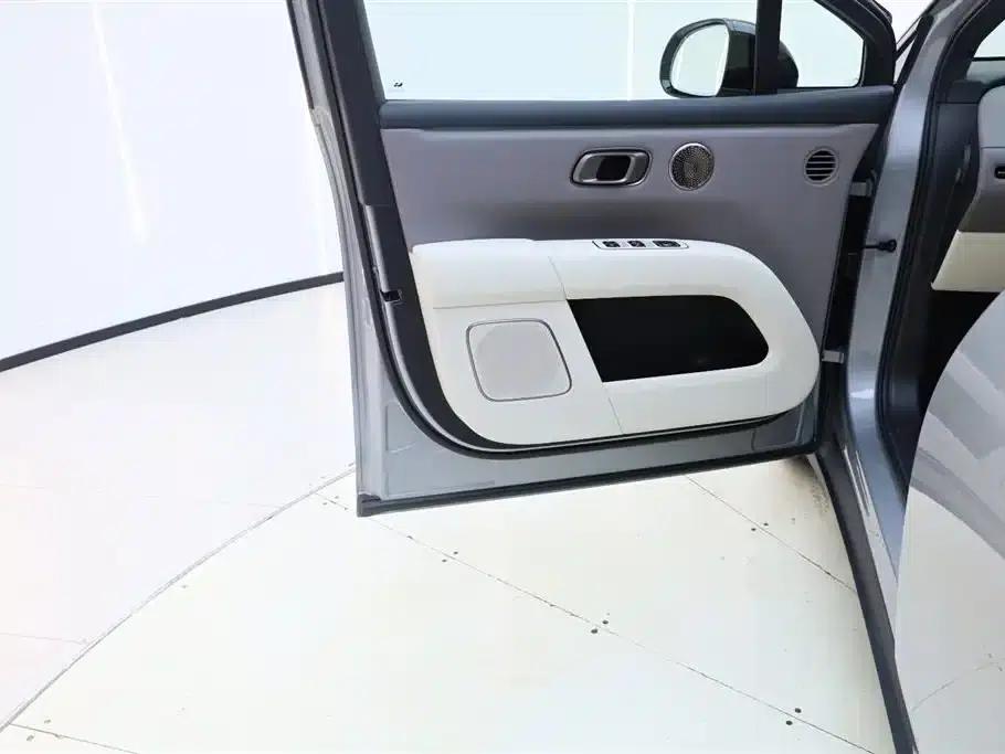 Li Auto i6 2025 AWD Standard Edition — миниатюра 24