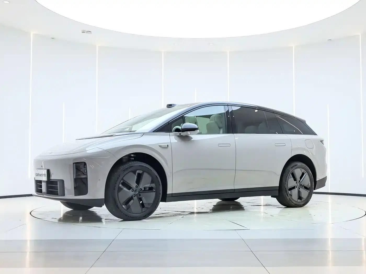Li Auto i6 2025 Two-Wheel Drive Standard Edition — миниатюра 1