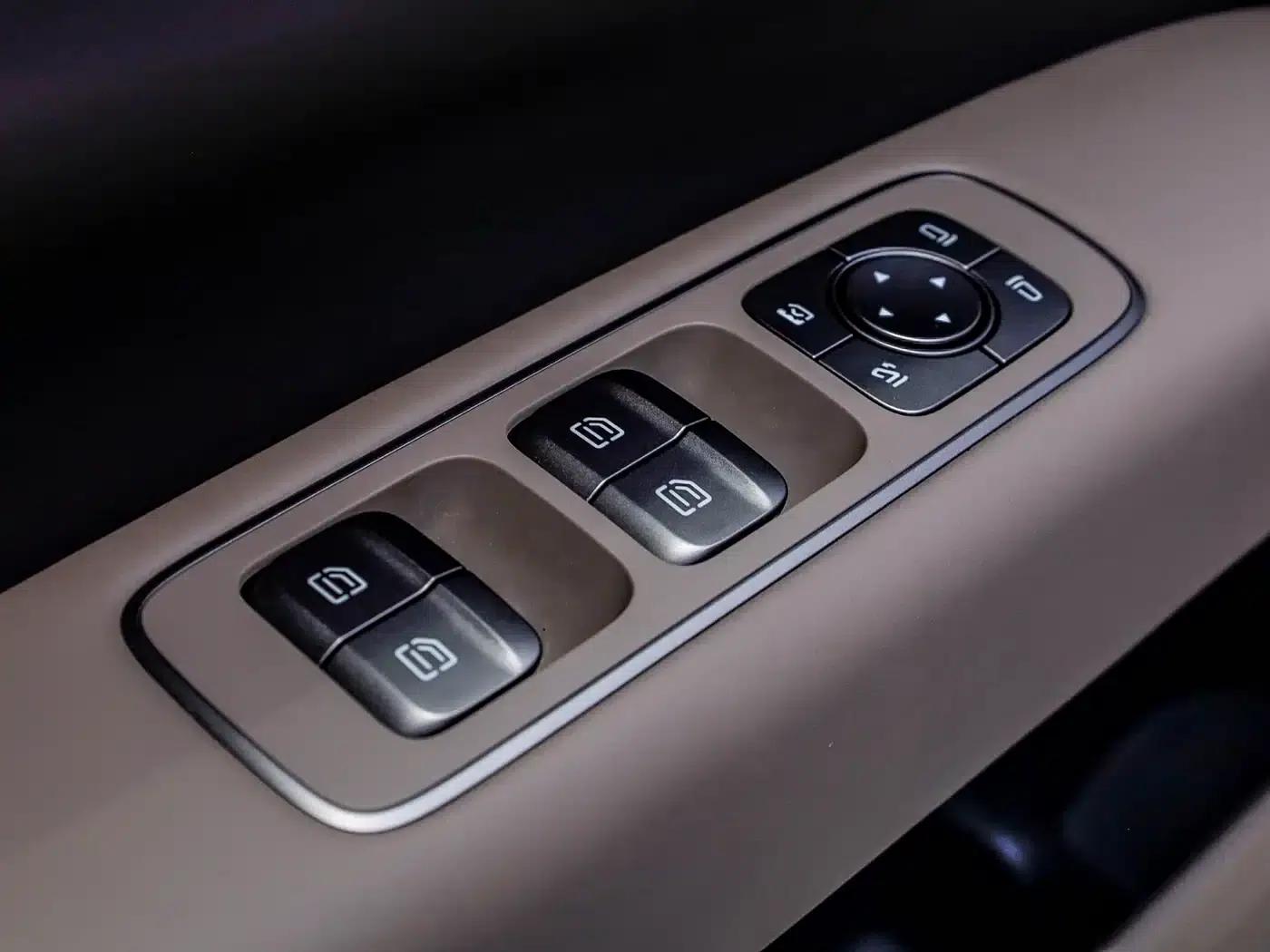 Li Auto i6 2025 Two-Wheel Drive Standard Edition — миниатюра 27