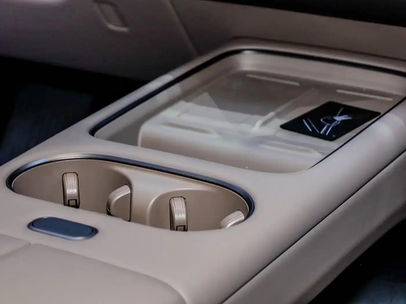 Li Auto i6 2025 Two-Wheel Drive Standard Edition — миниатюра 8