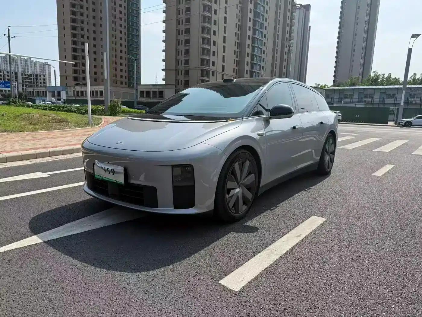 Li Auto i6 2025 AWD Standard Edition — миниатюра 1
