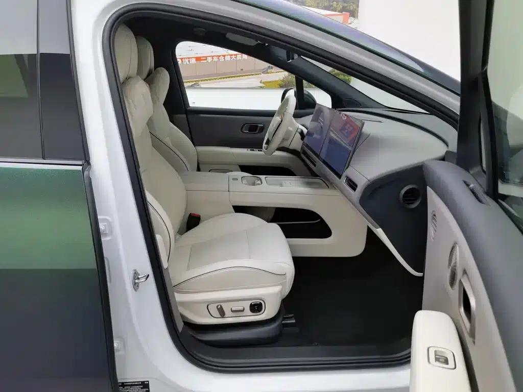 Li Auto i6 2025 AWD Standard Edition — миниатюра 23