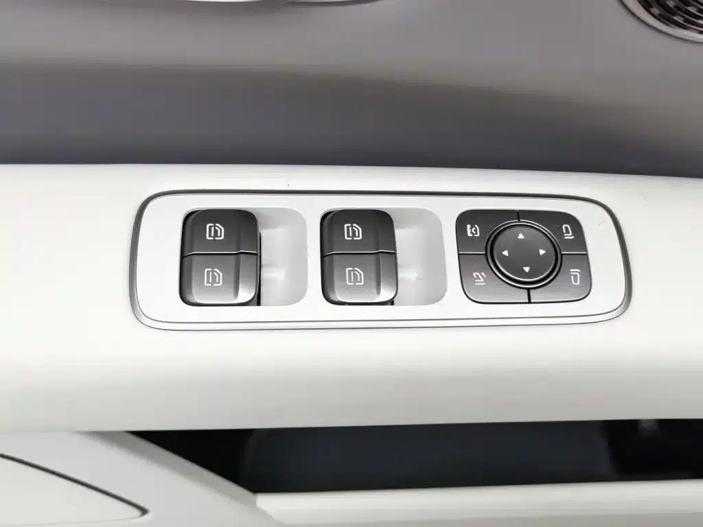 Li Auto i6 2025 AWD Standard Edition — миниатюра 9