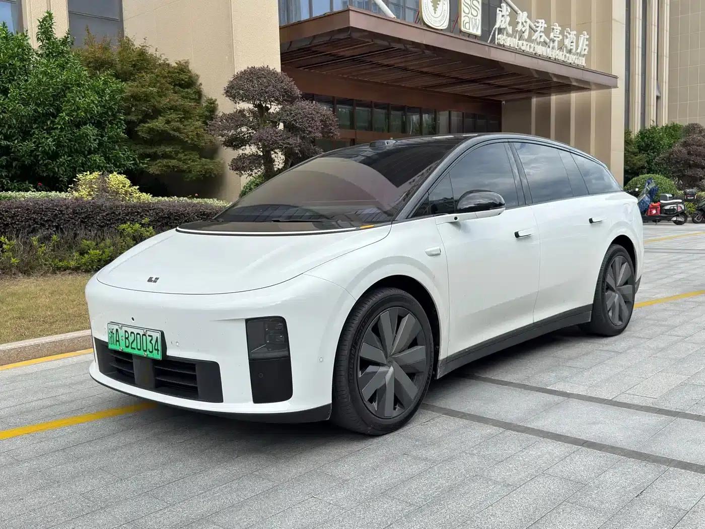 Li Auto i6 2025 AWD Standard Edition — миниатюра 1