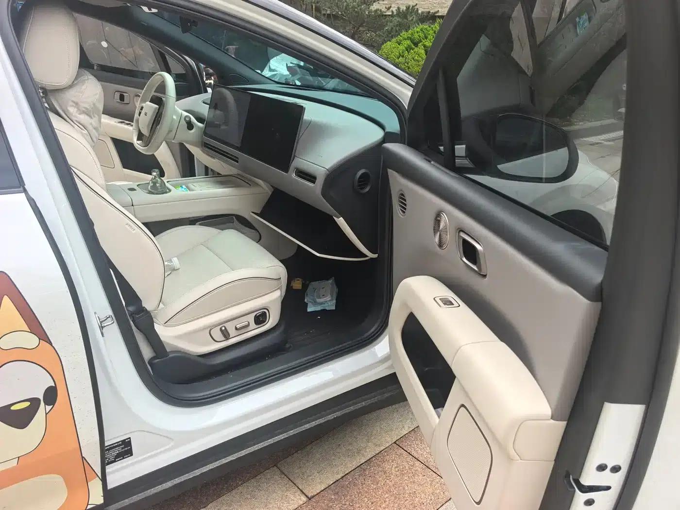 Li Auto i6 2025 Two-Wheel Drive Standard Edition — миниатюра 6