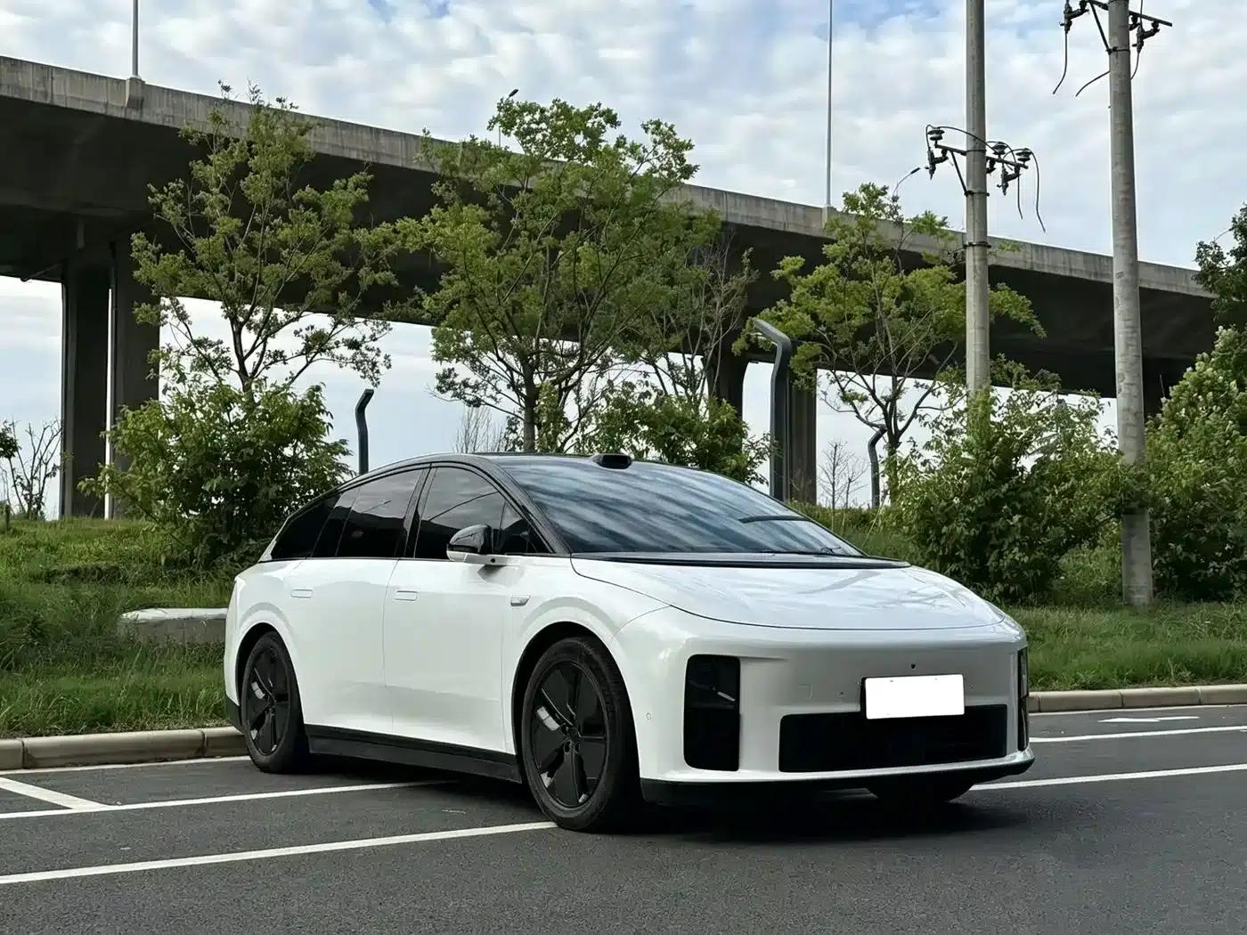 Li Auto i6 2025 Two-Wheel Drive Standard Edition — миниатюра 3