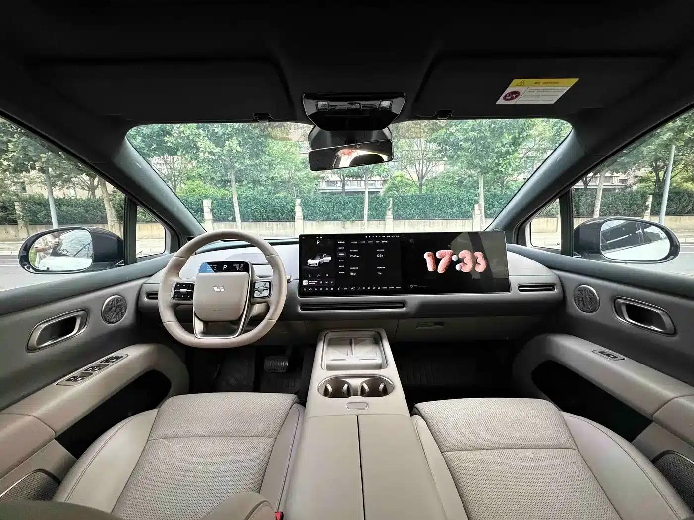 Li Auto i6 2025 Two-Wheel Drive Standard Edition — миниатюра 4