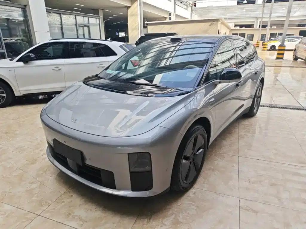 Li Auto i6 2025 Two-Wheel Drive Standard Edition — миниатюра 2