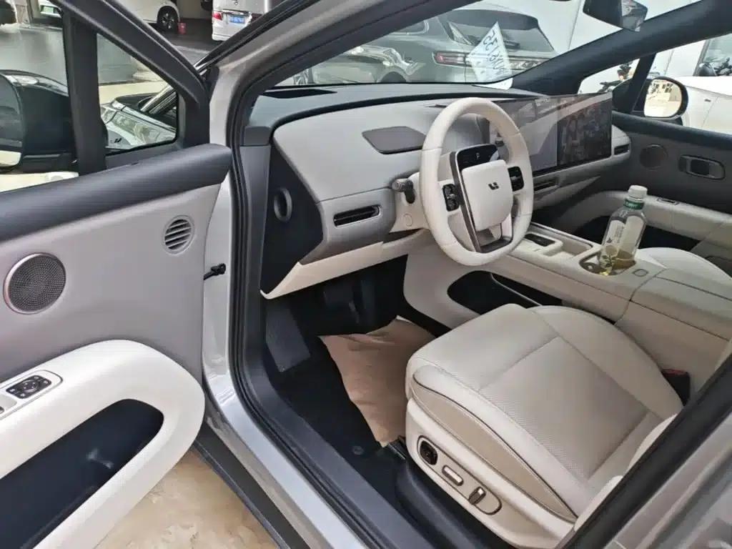 Li Auto i6 2025 Two-Wheel Drive Standard Edition — миниатюра 16