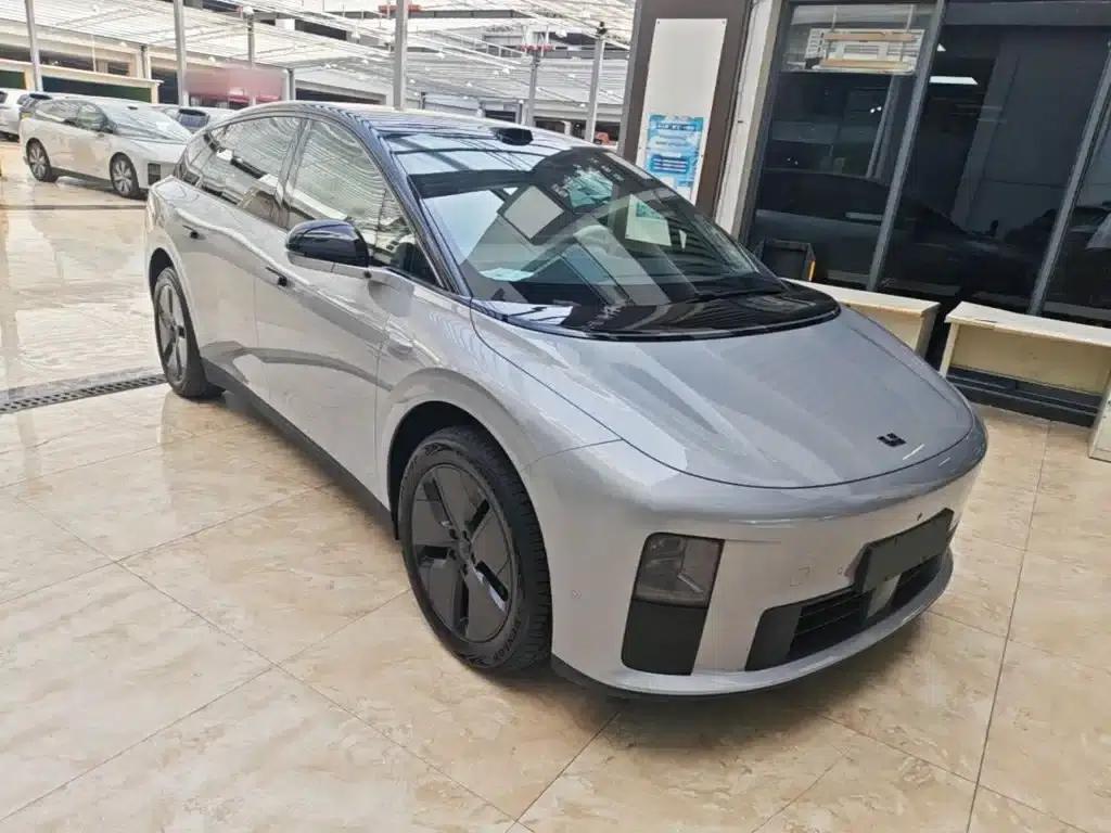 Li Auto i6 2025 Two-Wheel Drive Standard Edition — миниатюра 4