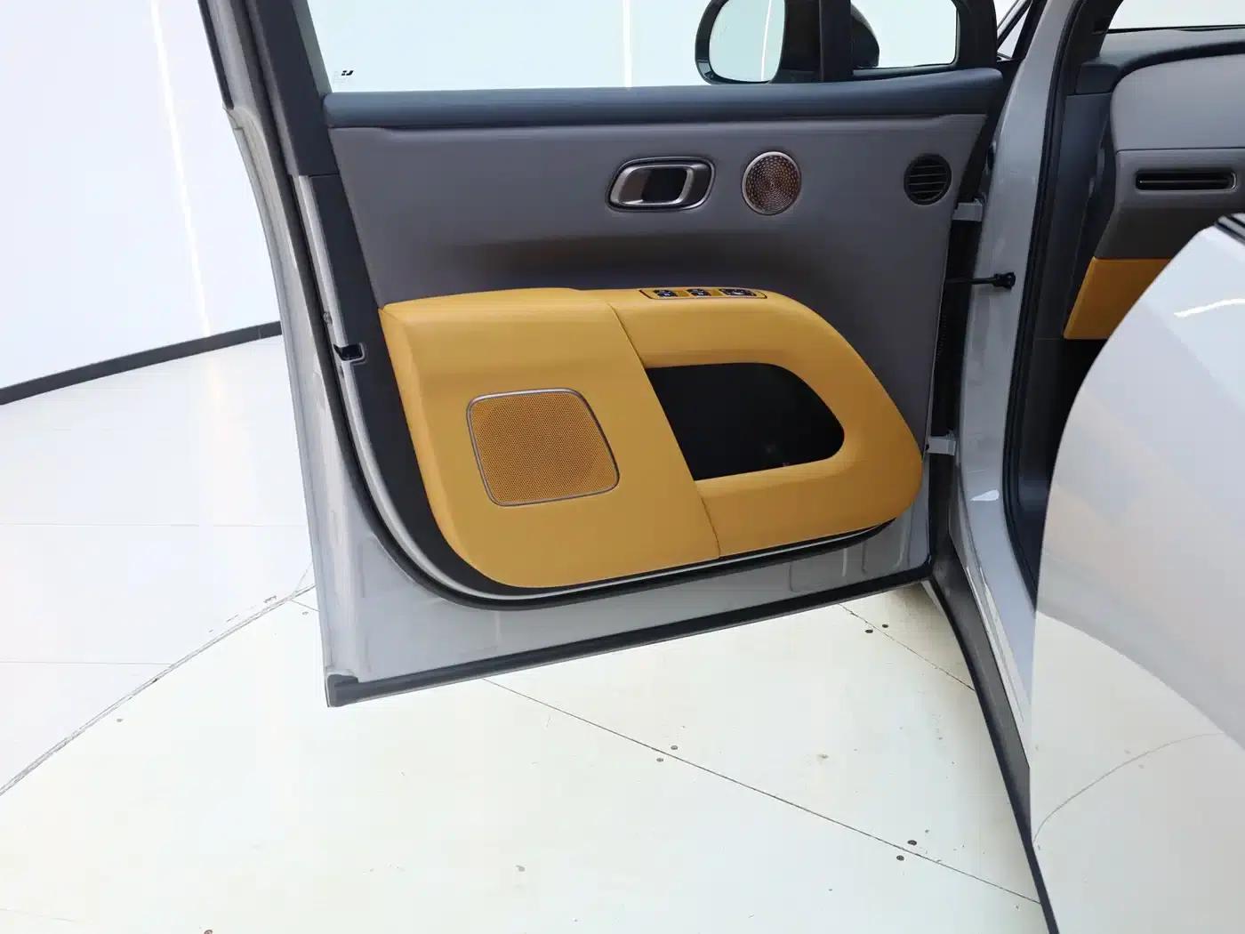 Li Auto i8 2025 Standard Edition — миниатюра 17