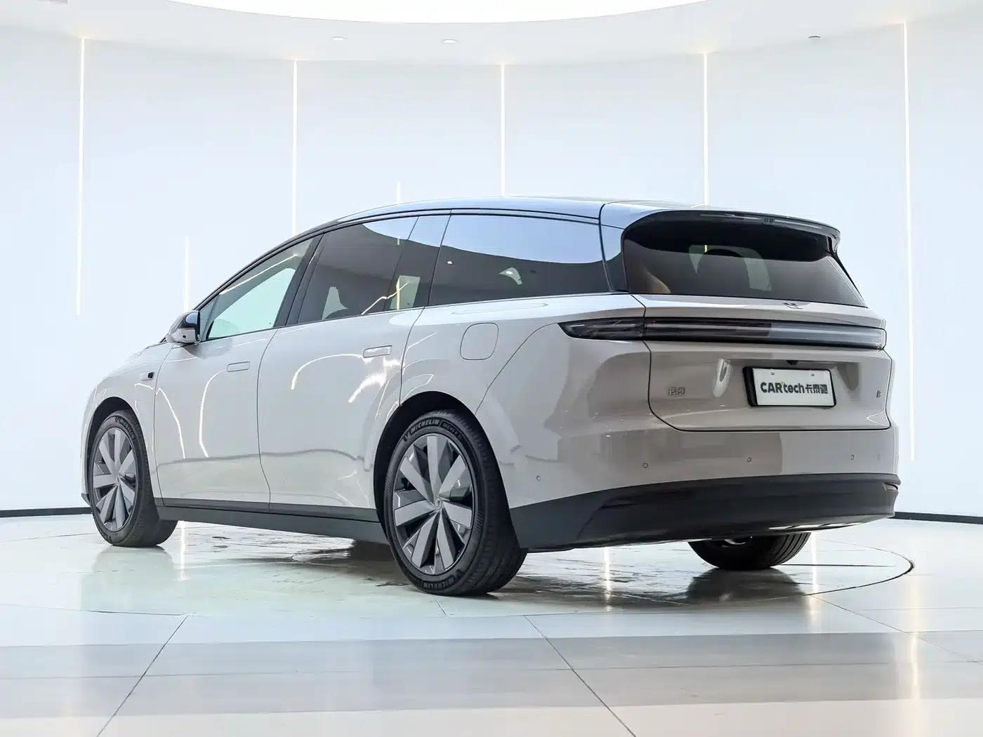 Li Auto i8 2025 Standard Edition — миниатюра 3