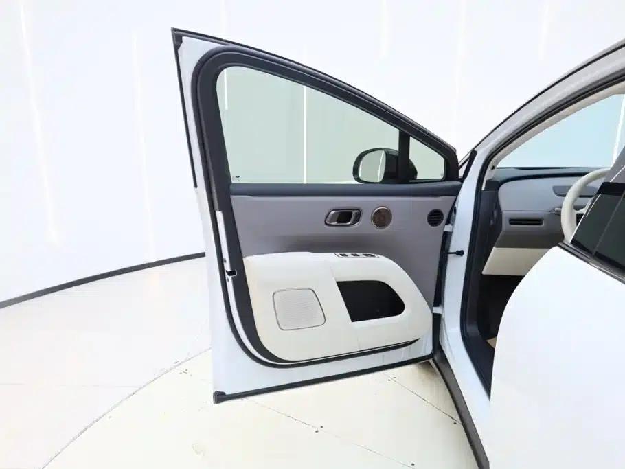 Li Auto i8 2025 Standard Edition — миниатюра 16