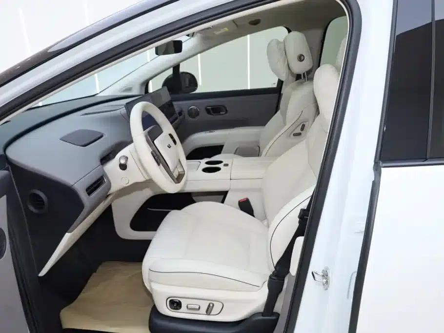 Li Auto i8 2025 Standard Edition — миниатюра 18