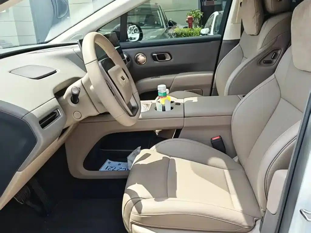Li Auto i8 2025 Standard Edition — миниатюра 3