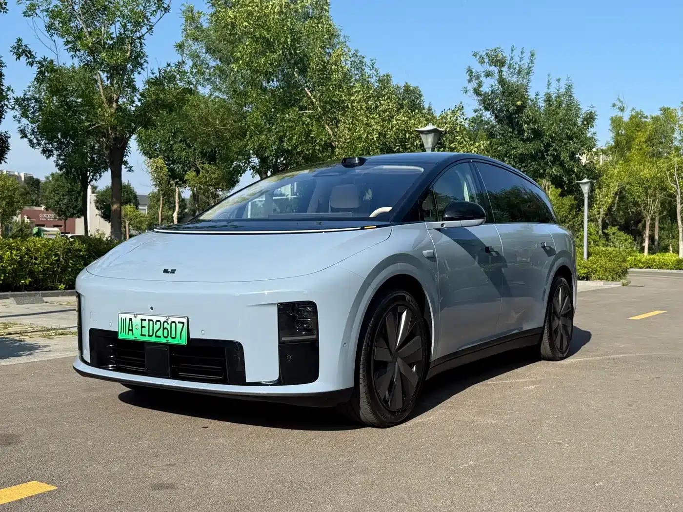 Li Auto i8 2025 Standard Edition — миниатюра 1