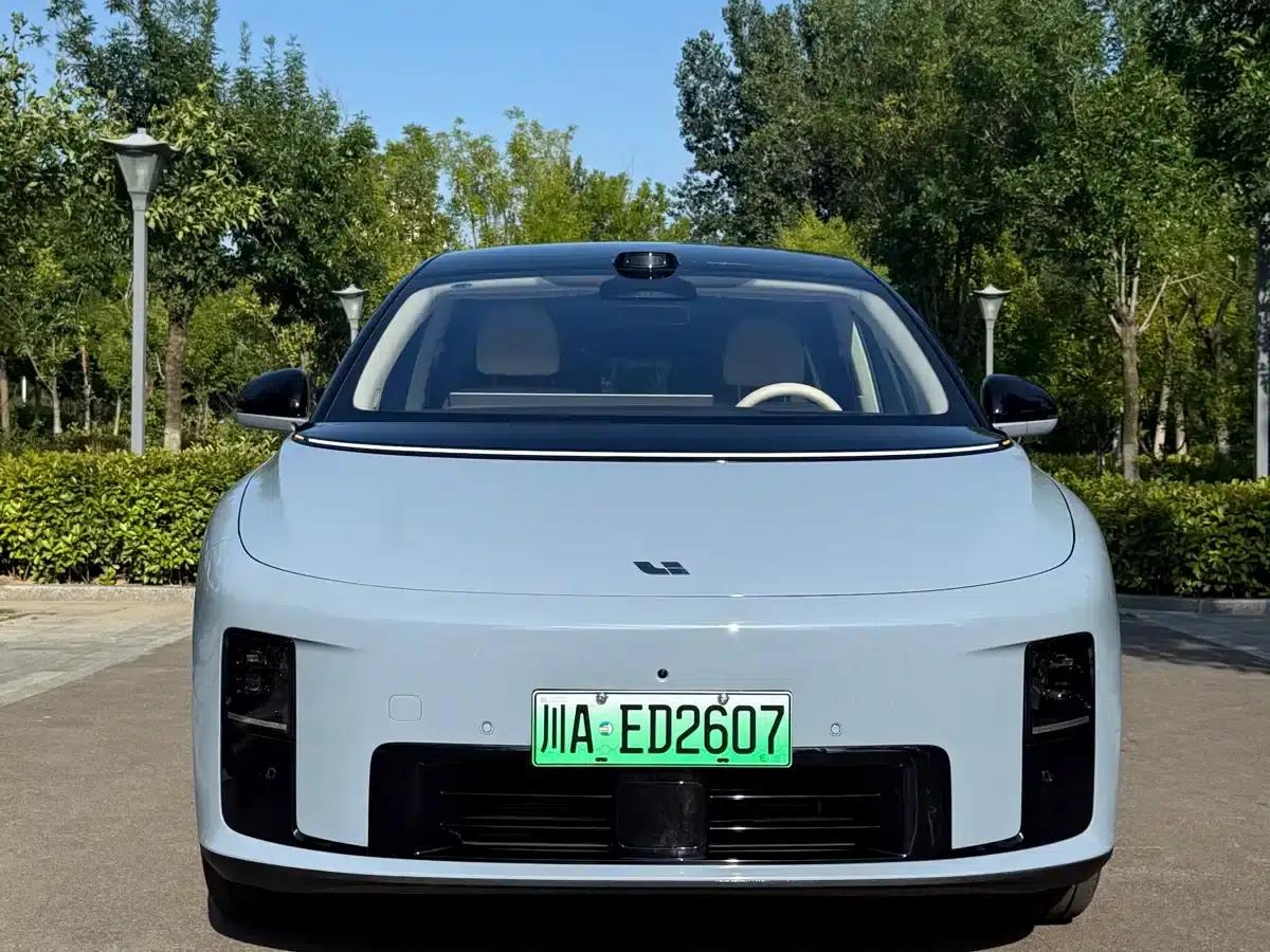 Li Auto i8 2025 Standard Edition — миниатюра 2
