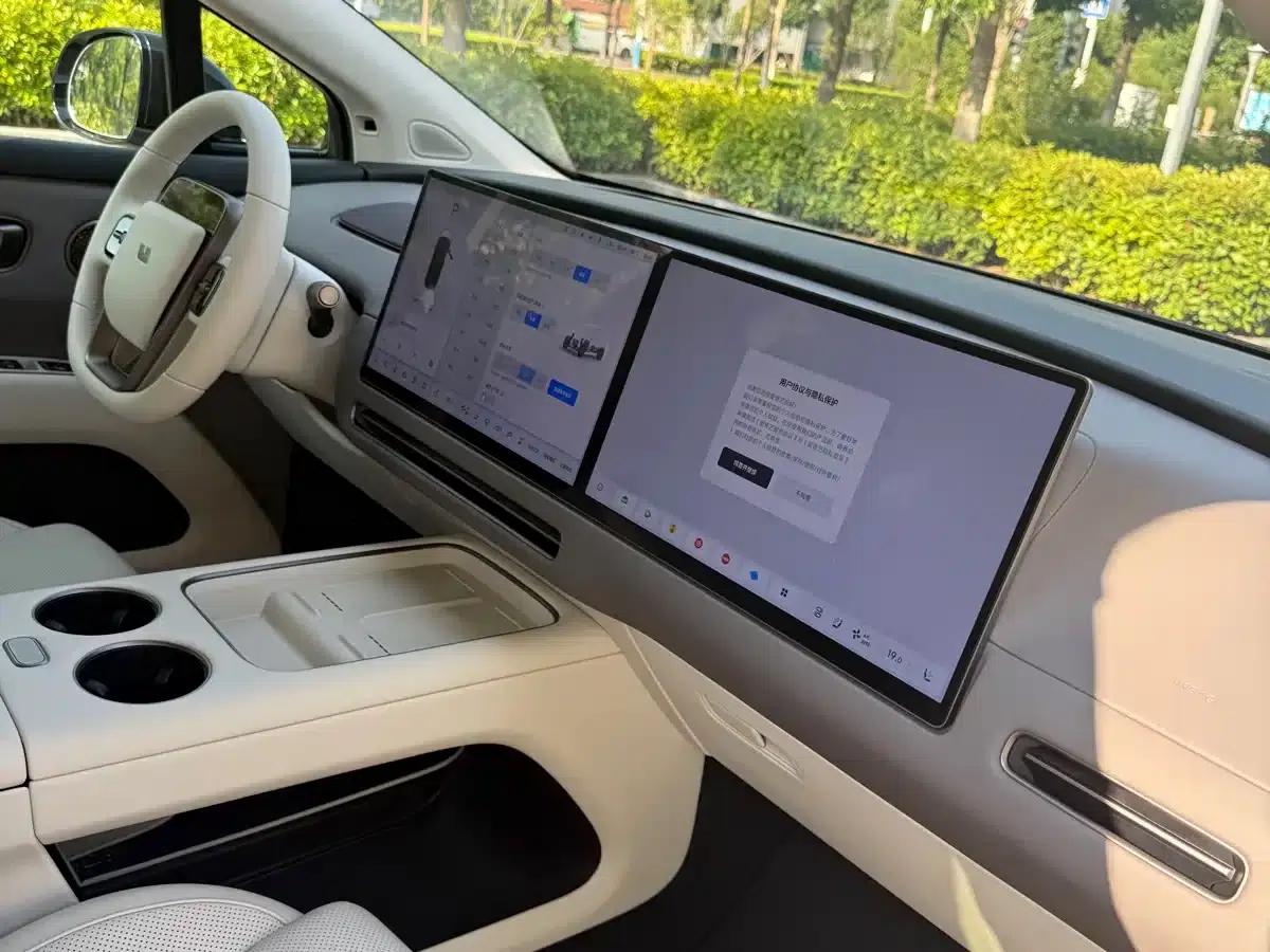 Li Auto i8 2025 Standard Edition — миниатюра 12