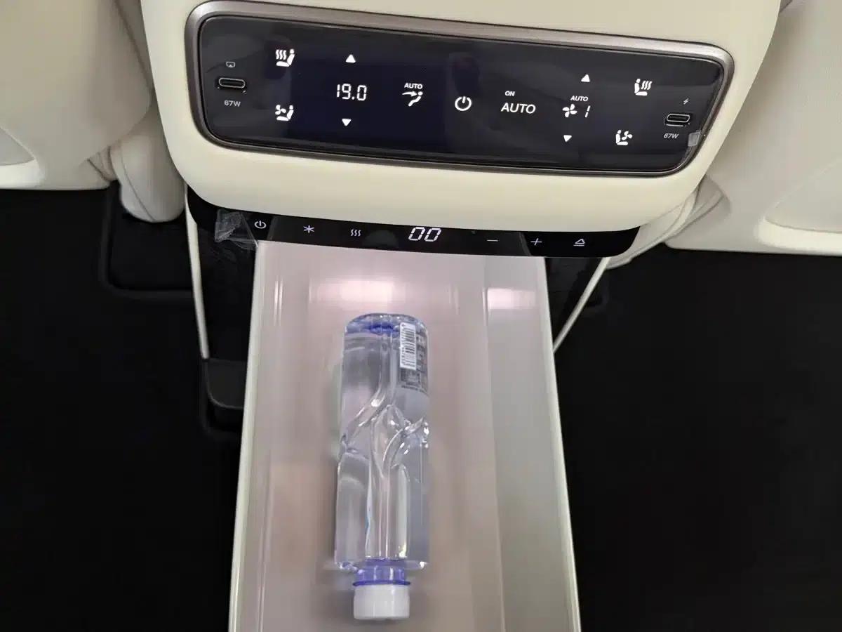Li Auto i8 2025 Standard Edition — миниатюра 17