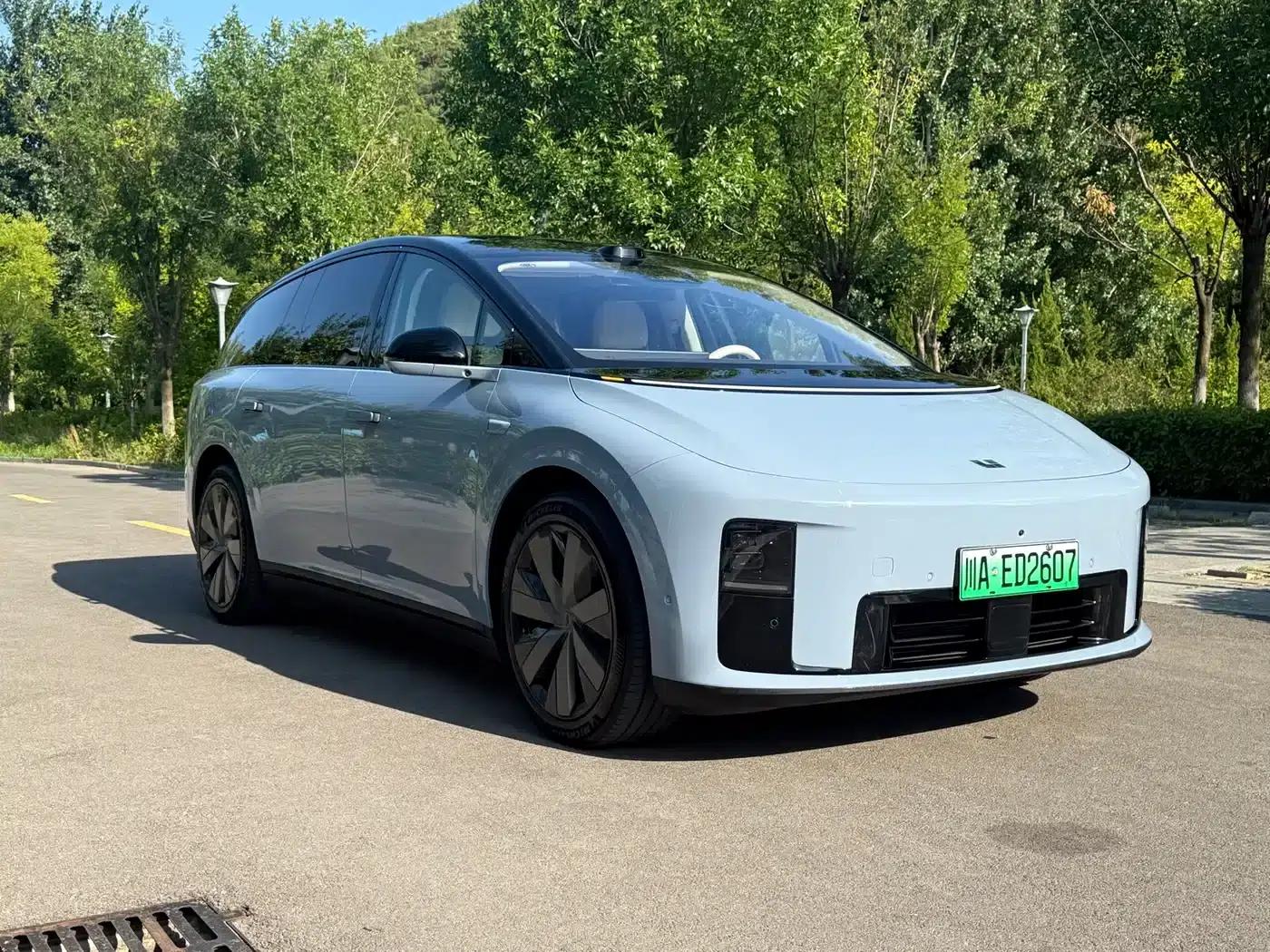 Li Auto i8 2025 Standard Edition — миниатюра 3