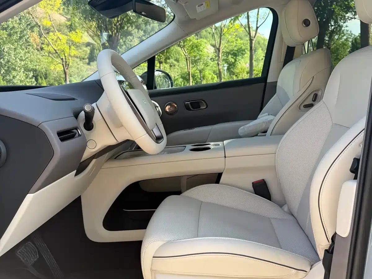 Li Auto i8 2025 Standard Edition — миниатюра 7
