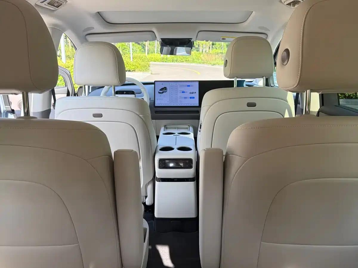 Li Auto i8 2025 Standard Edition — миниатюра 10
