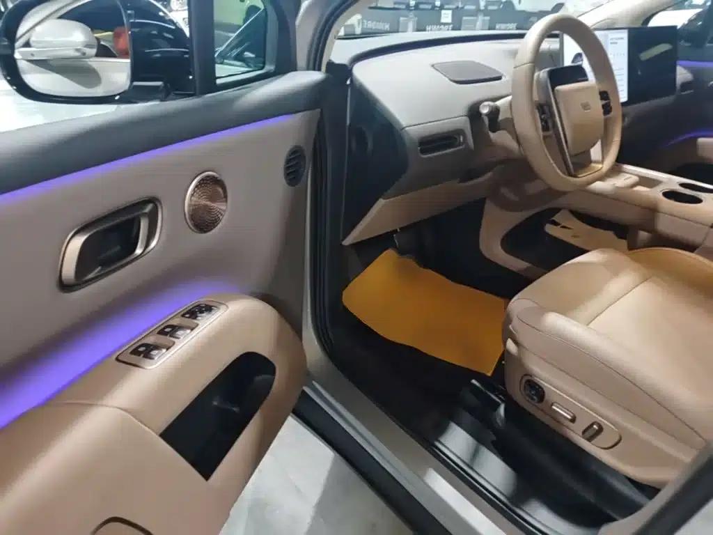 Li Auto i8 2025 Standard Edition — миниатюра 16