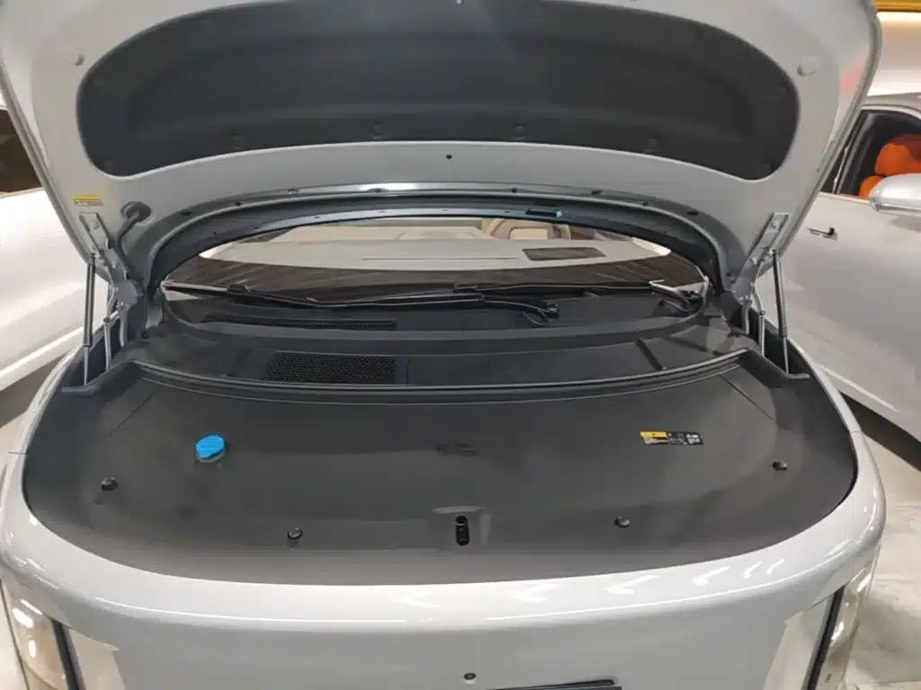 Li Auto i8 2025 Standard Edition — миниатюра 20