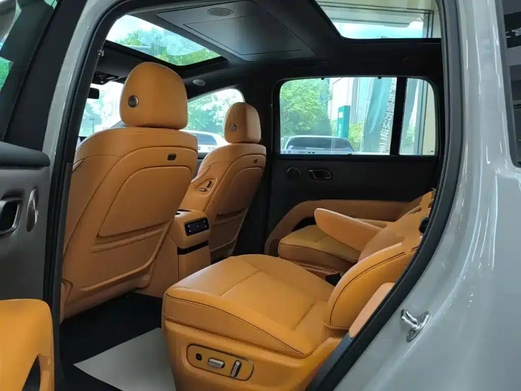 Li Auto i8 2025 Standard Edition — миниатюра 17
