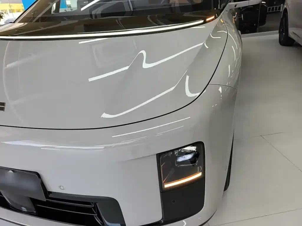 Li Auto i8 2025 Standard Edition — миниатюра 24