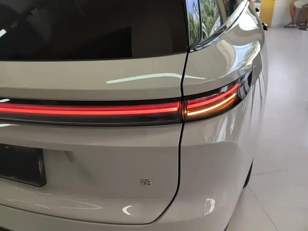 Li Auto i8 2025 Standard Edition — миниатюра 8