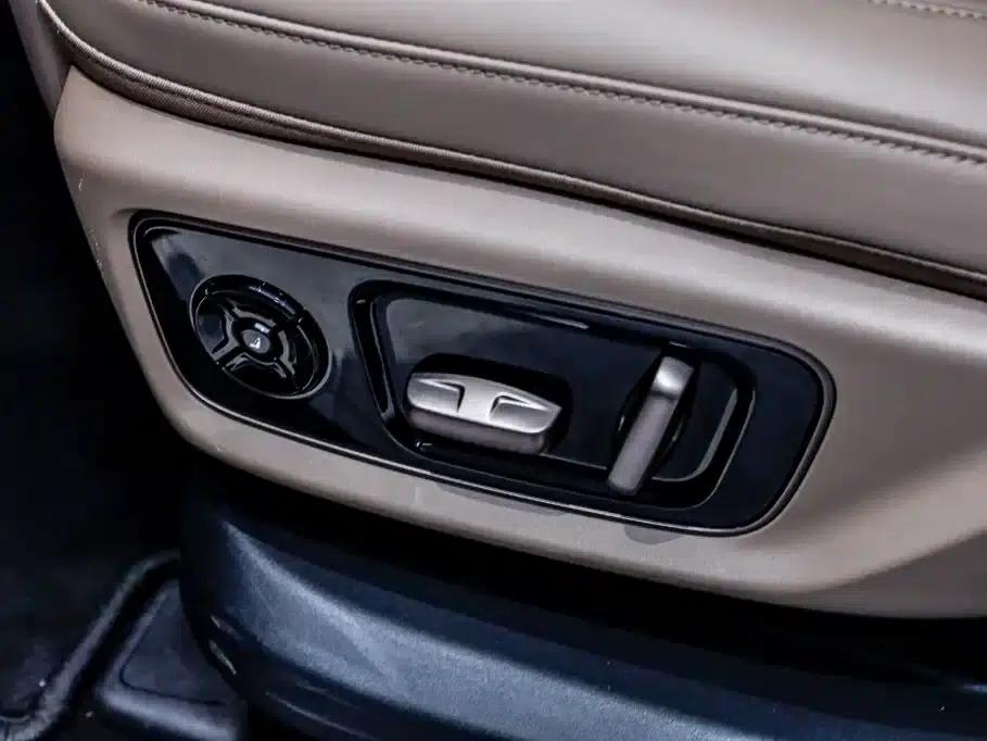 Li Auto MEGA 2025 Ultra Smart Renewal Edition — миниатюра 13