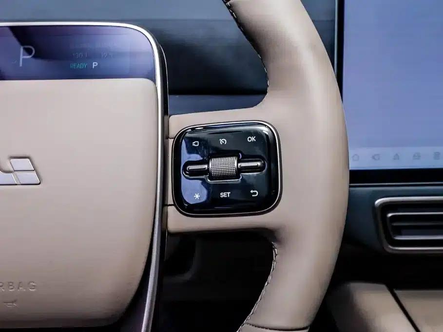 Li Auto MEGA 2025 Ultra Smart Renewal Edition — миниатюра 16