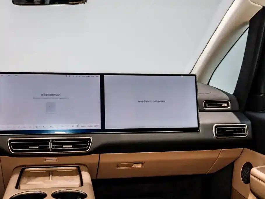 Li Auto MEGA 2025 Ultra Smart Renewal Edition — миниатюра 26
