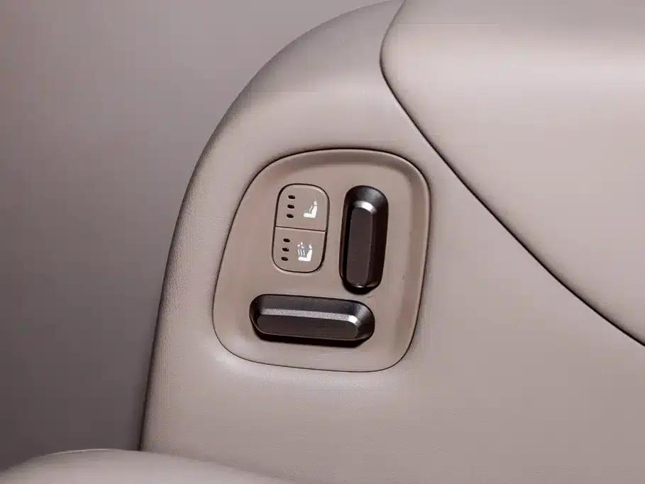 Li Auto MEGA 2025 Ultra Smart Renewal Edition — миниатюра 28