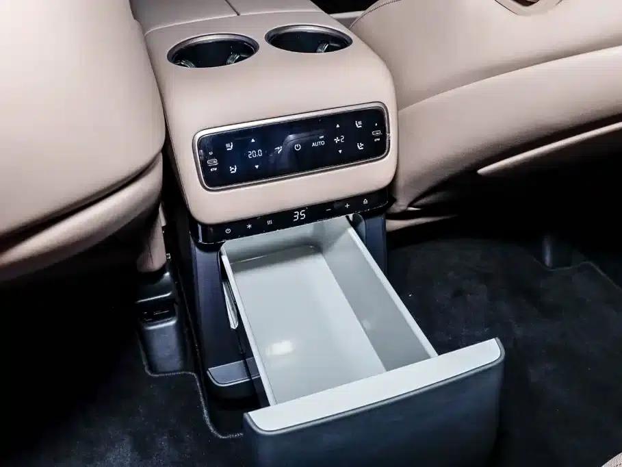 Li Auto MEGA 2025 Ultra Smart Renewal Edition — миниатюра 27