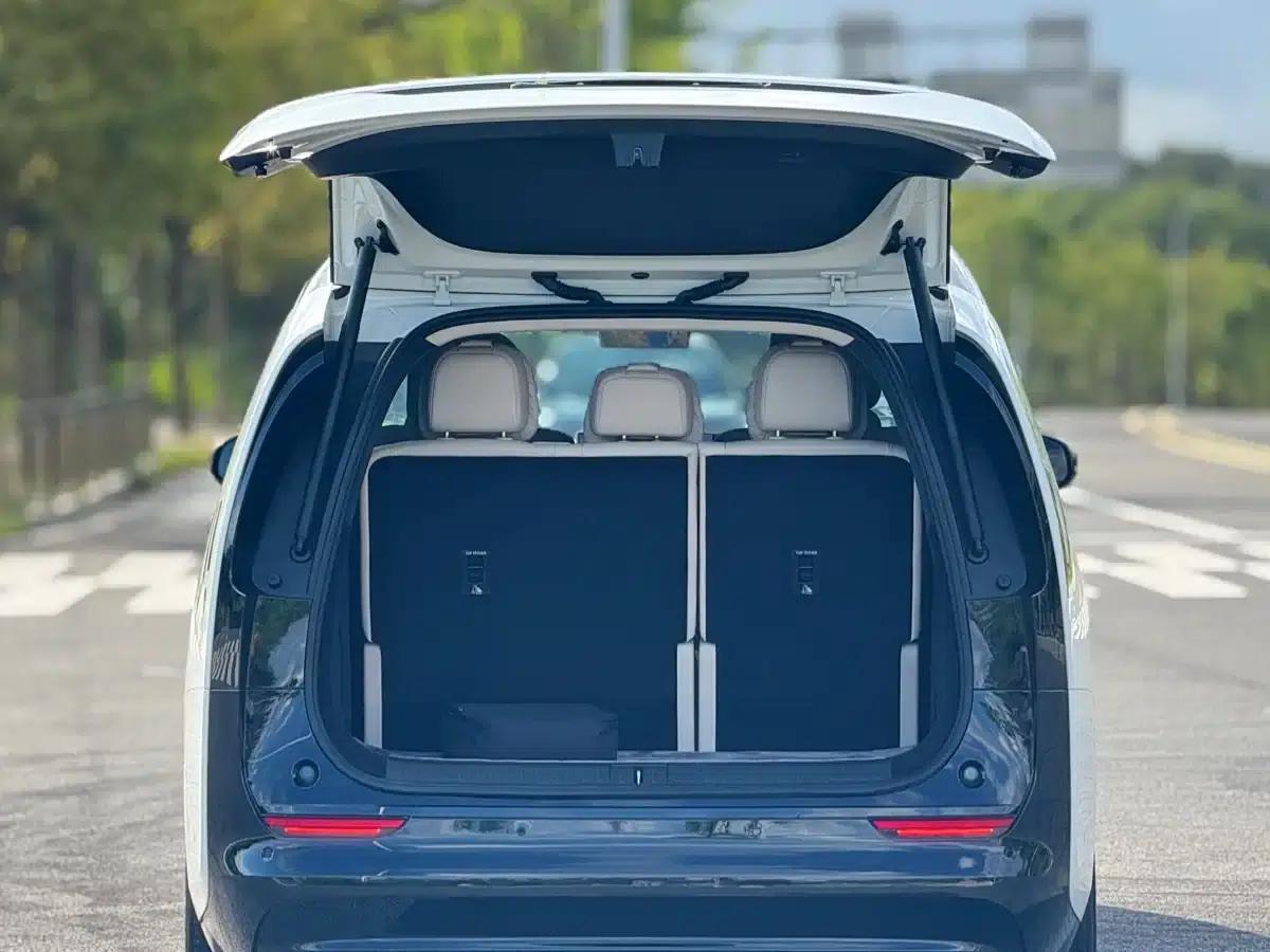 Li Auto MEGA 2025 Home Edition — миниатюра 25