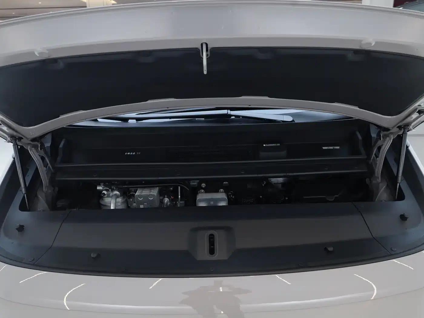 Li Auto MEGA 2025 Home Edition — миниатюра 22