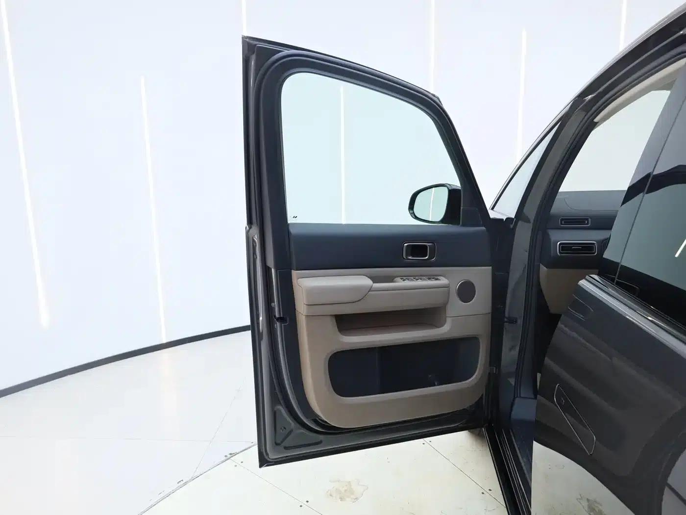 Li Auto MEGA 2025 Ultra Smart Renewal Edition — миниатюра 7