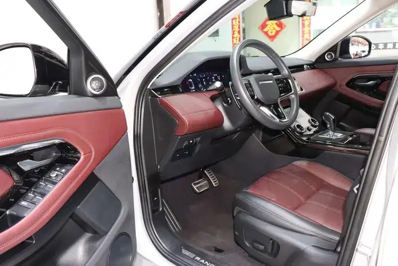 Range Rover Evoque 2021 Model: Evoque L 249PS R-Dynamic First Edition — миниатюра 17