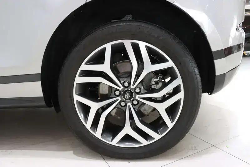 Range Rover Evoque 2021 Model: Evoque L 249PS R-Dynamic First Edition — миниатюра 7