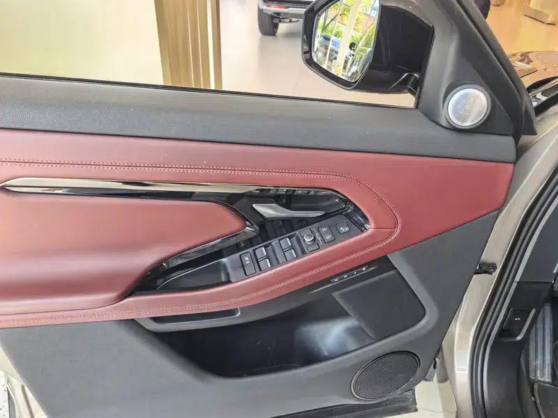 2024 Range Rover Evoque, Range Rover Evoque L 2.0T HSE Limited Edition — миниатюра 3