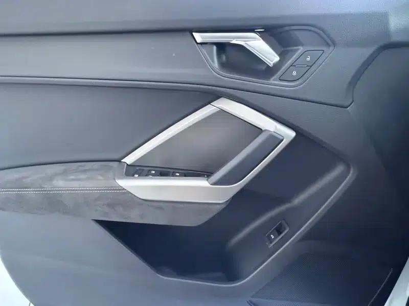 Audi Q3 2022 35 TFSI Fashion Dynamic Edition — миниатюра 11