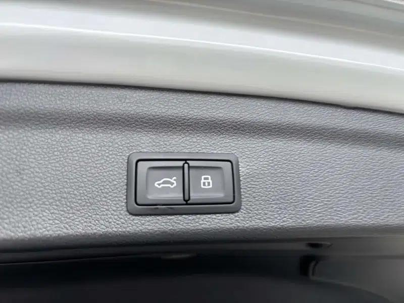 Audi Q3 2025 quattro 45th Anniversary Edition 40 TFSI Fashion Dynamic — миниатюра 11